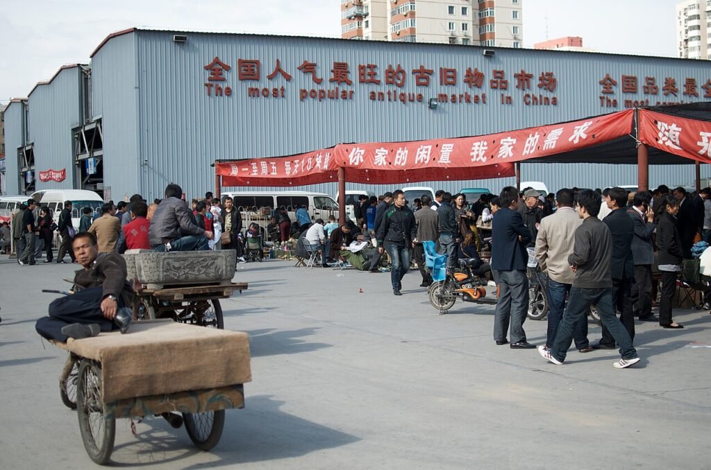 A lively market in Beijing