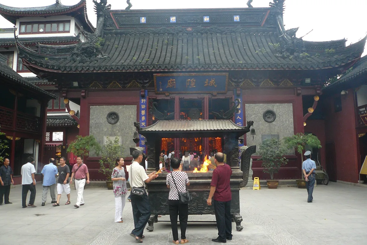 Incense courtyard inside Shanghai City God Temple