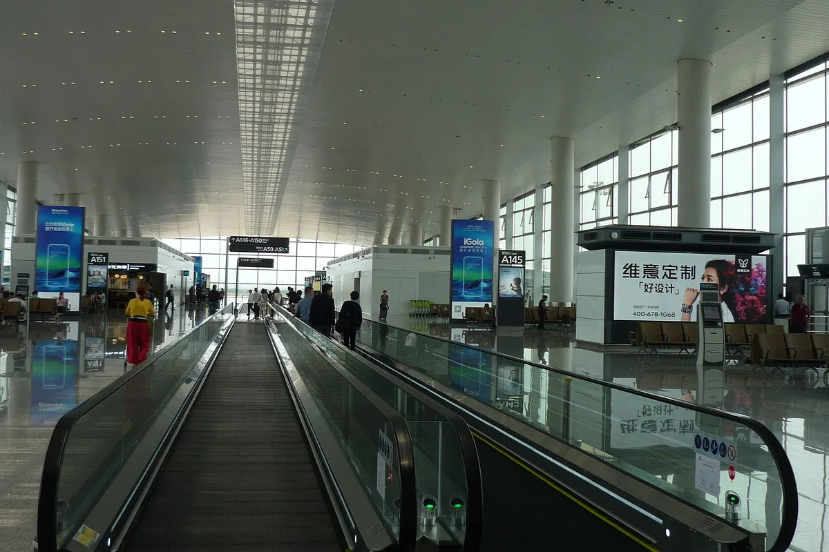 Moving walkway inside Terminal 2 at Guangzhou Baiyun Airport