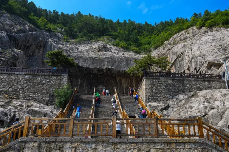 ricnext longmen grottoes feature