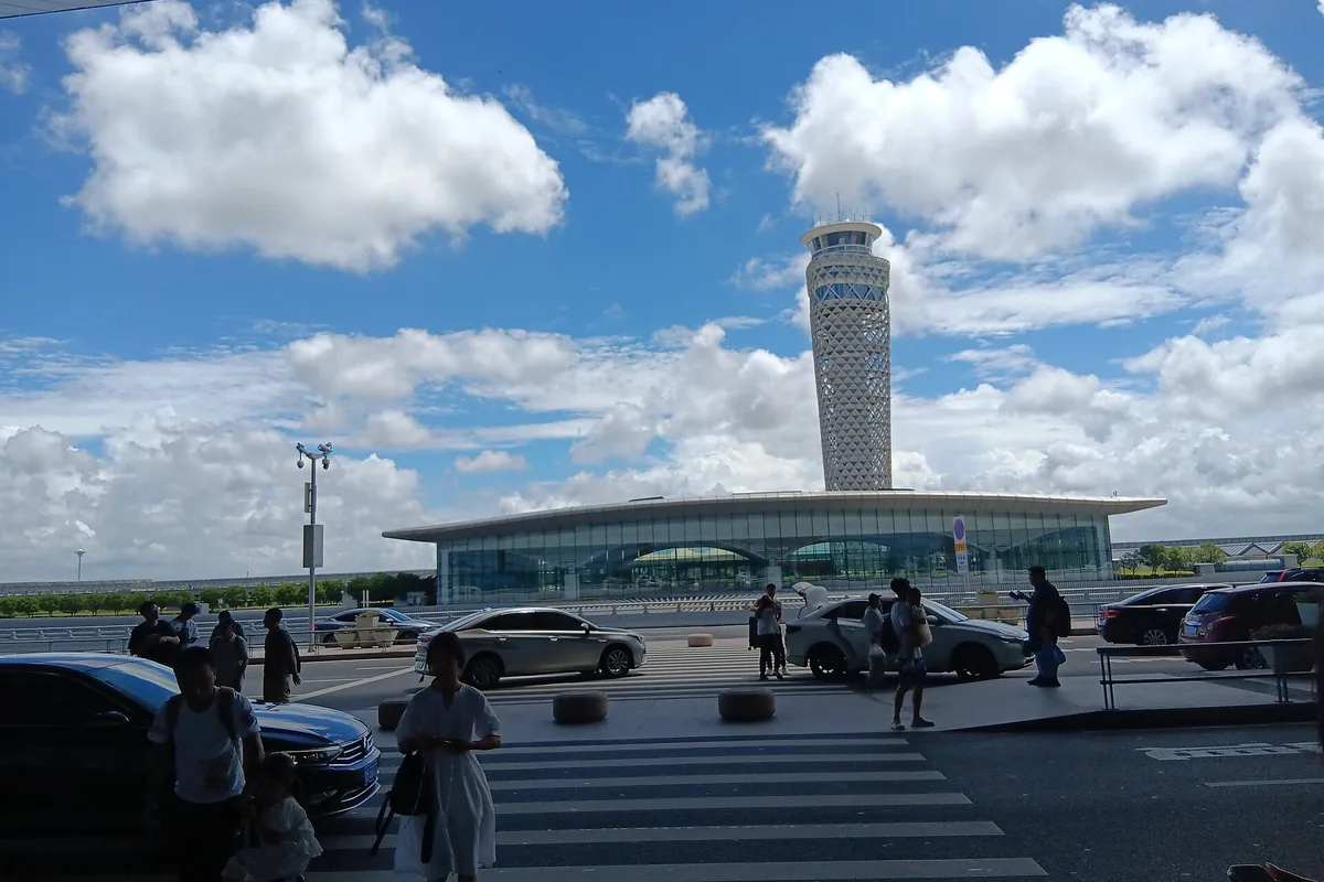 Control tower and terminal at Qingdao Jiaodong International Airport
