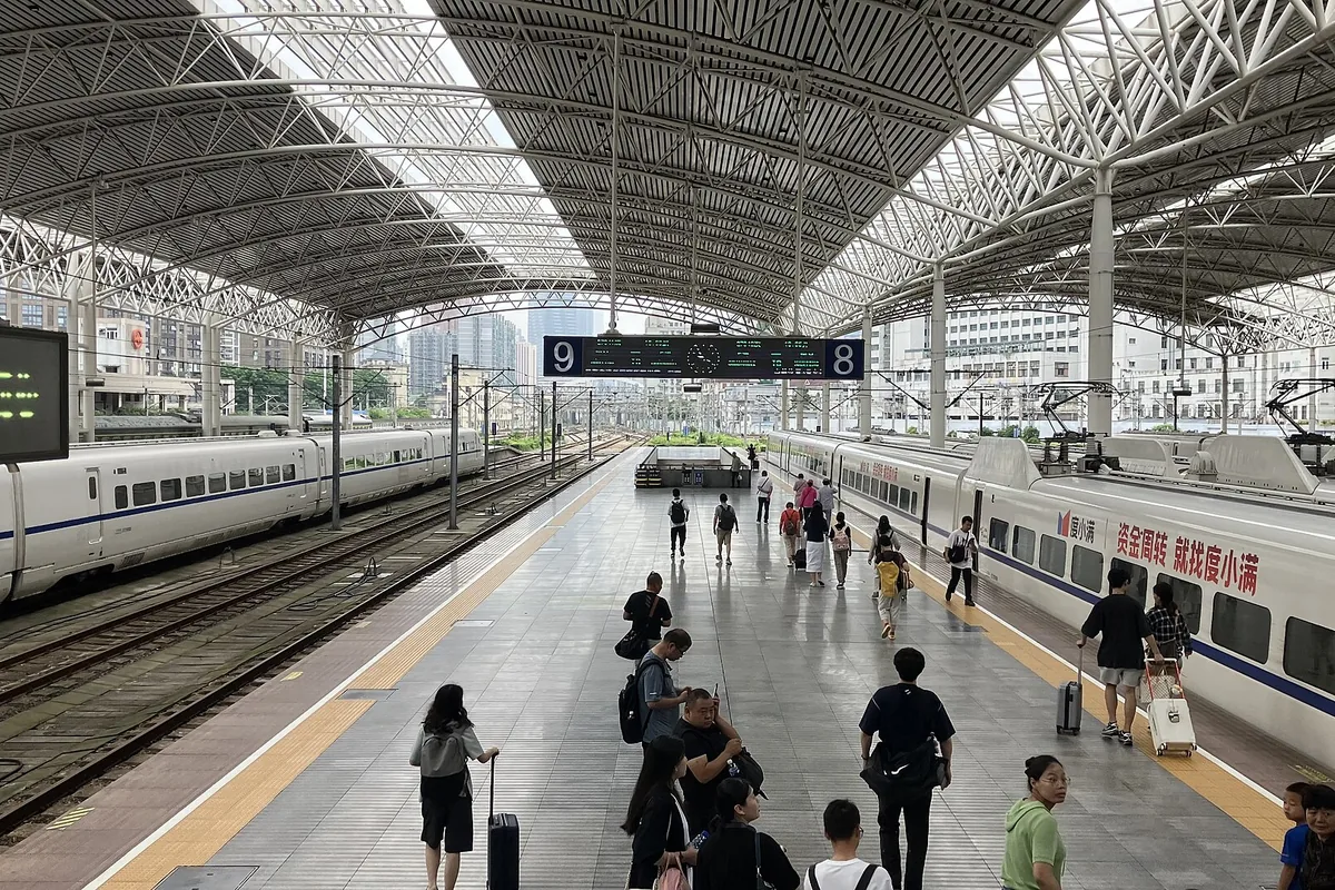 Platform 8、9 of Shanghai Railway Station, Shanghai, 1 July 2024