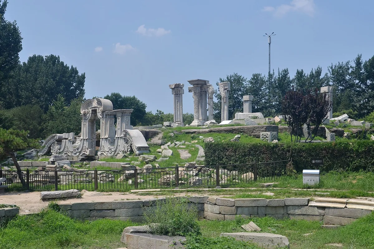 Present-day Dashuifa and Yuanyingguan ruins at Yuanmingyuan