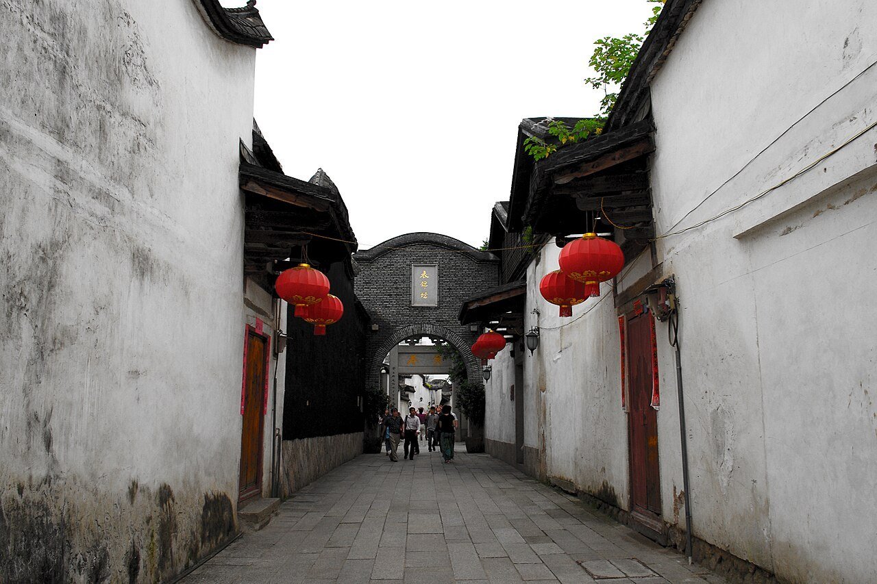 White-walled lane and traditional rooflines in Fuzhou Three Lanes and Seven Alleys